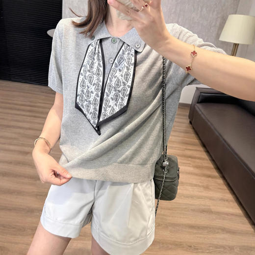 纽扣翻领丝巾针织T！2025凉爽宽松polo衫薄针织短袖气质上衣！ 商品图3