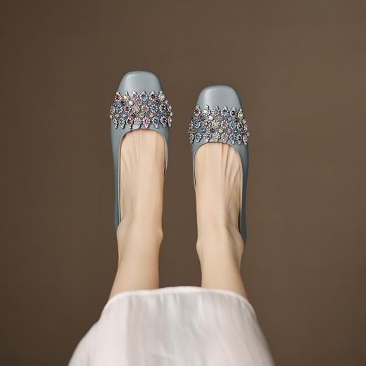 【预售5天】优雅气质法式单鞋女新款水钻方头低跟粗跟真皮灰色通勤瓢鞋ZYY&A1270 商品图0