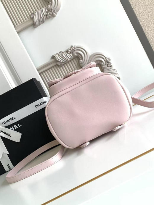 夏季特惠💰1180 原单香奈儿22A系列AS2908羊皮DUMA双肩小背包 女款背包 商品图4