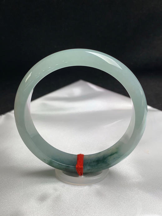 620215，58.7圈口，糯化飘花正圈平安镯，晴底飘深蓝花，水头好，冰润微透 商品图3