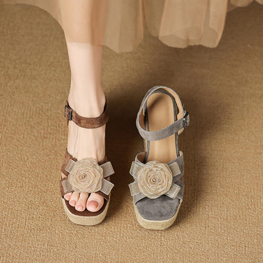 【预售5天】真皮厚底凉鞋，麻编底坡跟花朵一字带配裙罗马鞋DF&Q-6097 商品图2