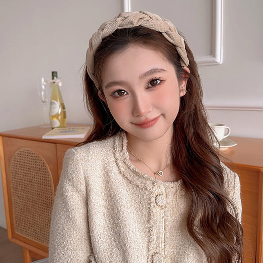 「bai鹿同款！四色可选」高颅顶发箍女发捆网红 新款头箍高级感发卡女款发饰时尚饰品 商品图3