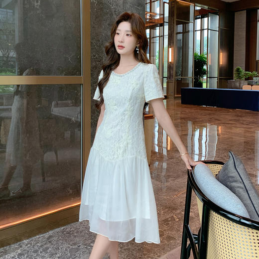 奢姿大码女装2025夏季法式蕾丝拼接温柔风连衣裙胖妹妹时尚裙子9952853306 商品图0