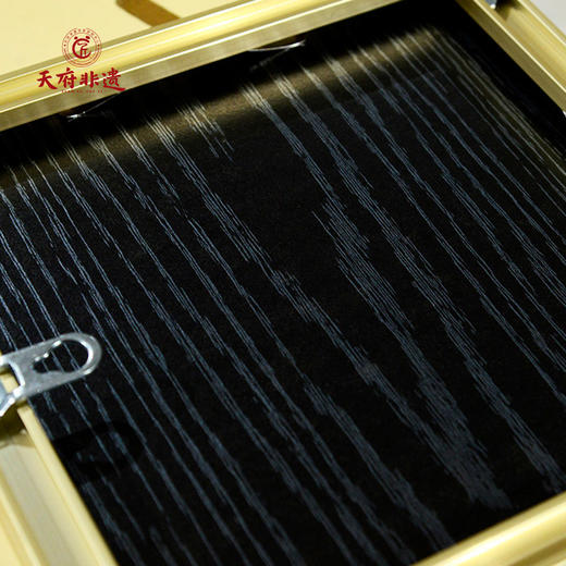 【中国蜀锦•四川印象系列一】老伙记非遗蜀锦摆件 印象天府手工织锦装饰画 四川文创礼品送领导 成都文化手信 高档丝绸家居书房摆台织锦画 商品图6