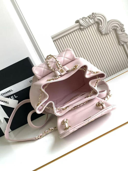 夏季特惠💰1180 原单香奈儿22A系列AS2908羊皮DUMA双肩小背包 女款背包 商品图6