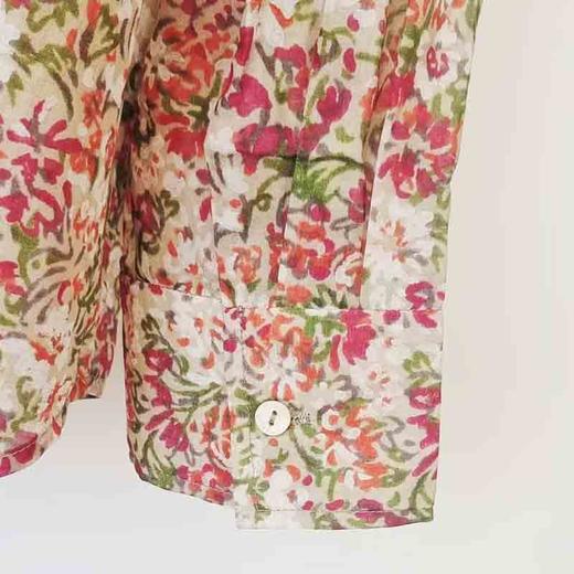 VIVIAN LIU V2523005 春季时尚立领领口花边袖口系扣印花衬衫 商品图3