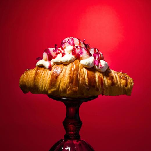 法式玫瑰荔枝奶油可颂（需冷藏） 商品图0