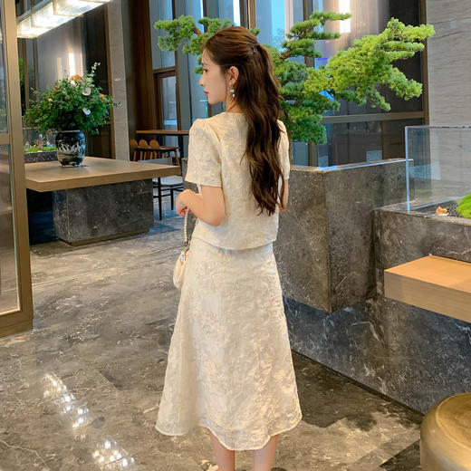 奢姿大码女装2025夏季胖妹妹时尚气质改良款V领国风旗袍两件套装9952922102【1】 商品图3