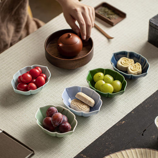 【海棠龙纹果碟】陶瓷家用水果盘茶点盘精致点心碗茶几零食干果小吃碟糖果摆盘醋碟 商品图2