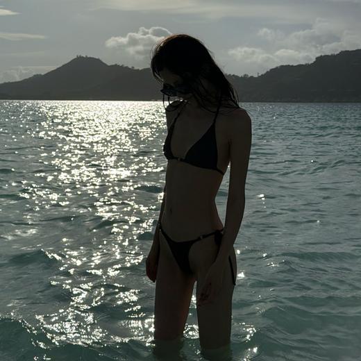 ROMI STUDIO 海边沙滩度假风三角系带比基尼上衣泳衣 RWCRNG2728 商品图2