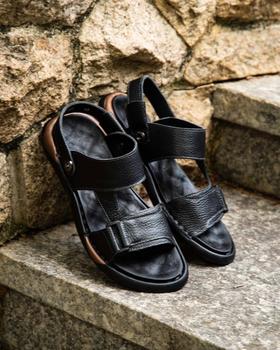 高品质品牌男士牛皮凉鞋/拖鞋，鞋面牛皮，内里亲肤，好穿不磨脚，夏天穿真舒服！