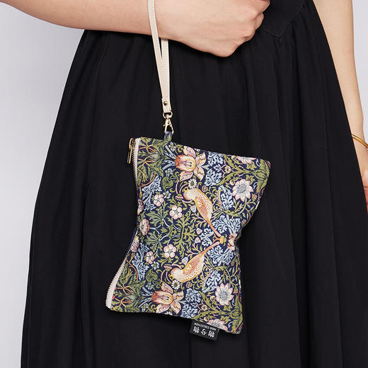 V&A 博物馆 工艺美术系列 石榴收纳包 草莓小偷收纳包 玫瑰收纳包 商品图1