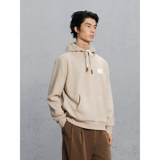 GXG男装 卡其色胸前皮标通勤卫衣 24冬季热卖G24X314035 商品图2