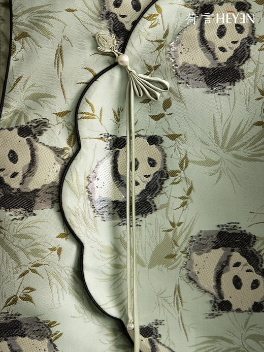 荷言GL 向春风 宝宝马甲熊猫纹桃子飘带盘扣童装亲子装 商品图1