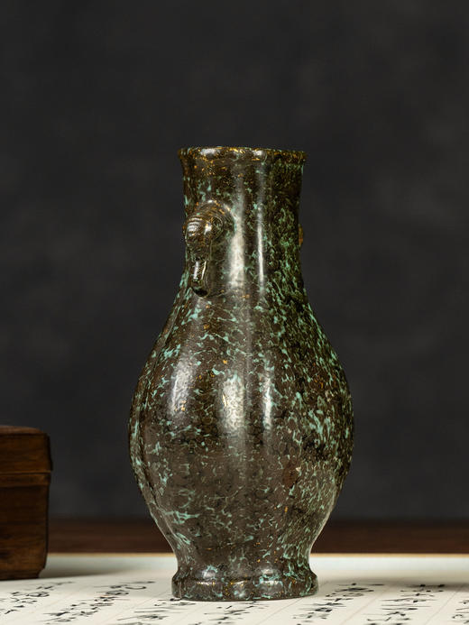 清	犀皮漆釉象鼻耳赏瓶 商品图3