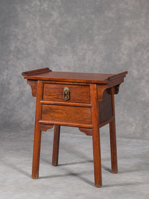 清	黄花梨带翘头闷户橱 商品图0