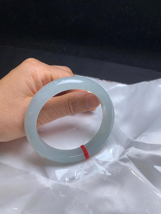 620217，59.5清新淡晴底手镯，整条带浅浅的底色 润润的 清新完美 很秀气 商品图5