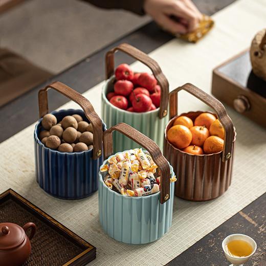 【直把竖纹提篮】陶瓷复古手提果盘家用零食糖果盒精致高端轻奢坚果水果篮点心盘子 商品图0