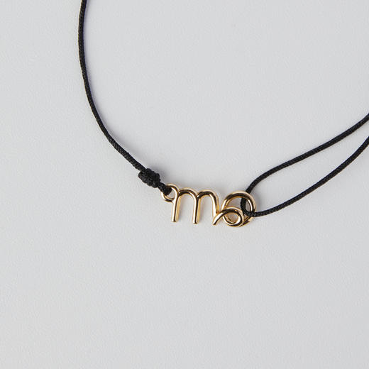ROMI STUDIO 铜合金手链 极简风可调节黑绳字母手链 RWCRP33922 商品图2