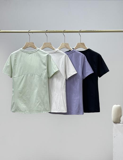 点此购买 迪桑特夏季女款圆领修身短袖T恤 qk 321202 商品图1