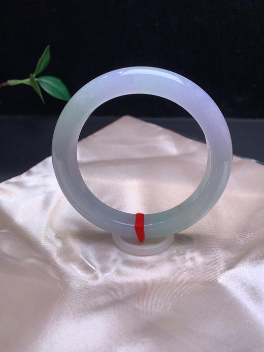 620219，59.8糯冰底春彩手镯、清新秀气有特色，润润的 商品图0