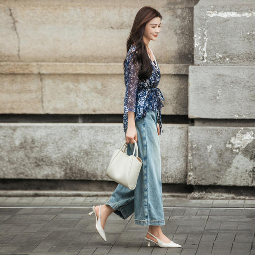 【林栖设计小店】（现货）【林栖推荐】2025年春夏新品蓝印花复古两件套真丝衫外套女N1953121 商品图5