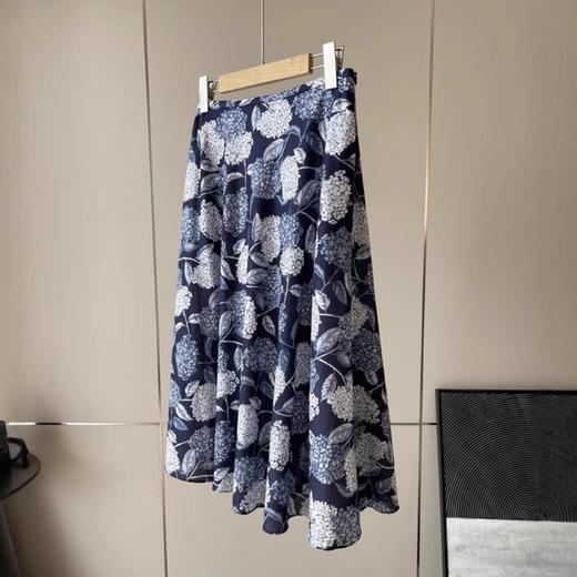 2025新款进口长绒棉45斜裁绣球印花斜裁半身裙女A字！ 商品图0