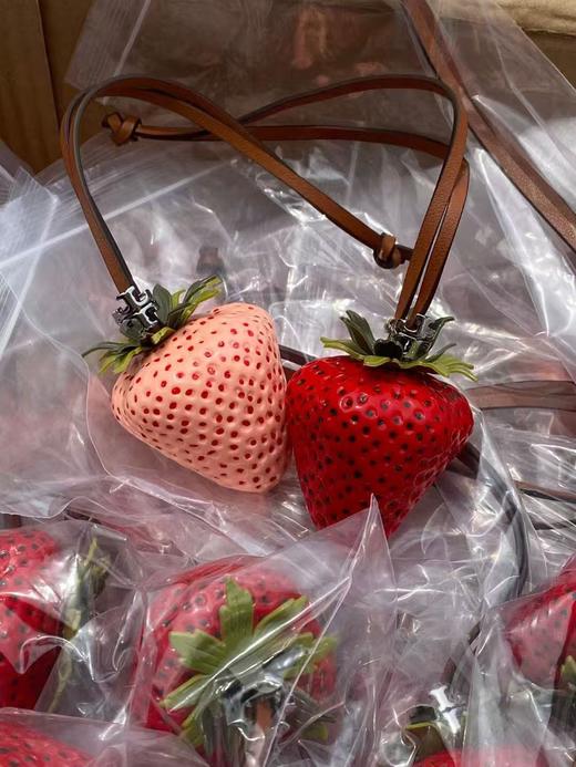 【sssp1】轻奢时尚可爱草莓挂饰！！ 商品图1