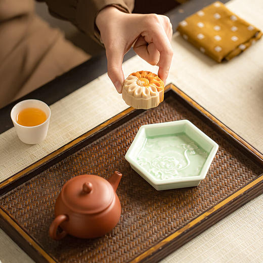 【六角牡丹小碟】中式陶瓷果盘茶点糕点盘家用点心盘喜饼盘喜糖盘订婚台摆盘干果碟 商品图8