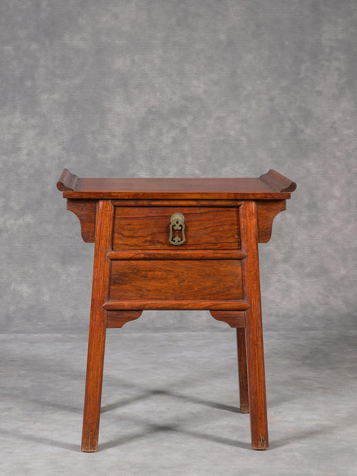 清	黄花梨带翘头闷户橱 商品图1