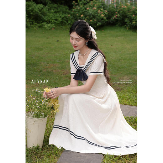 鹿向南「缪斯裙摆」气质海军领蝴蝶结杏色短袖连衣裙女夏A字长裙 商品图1