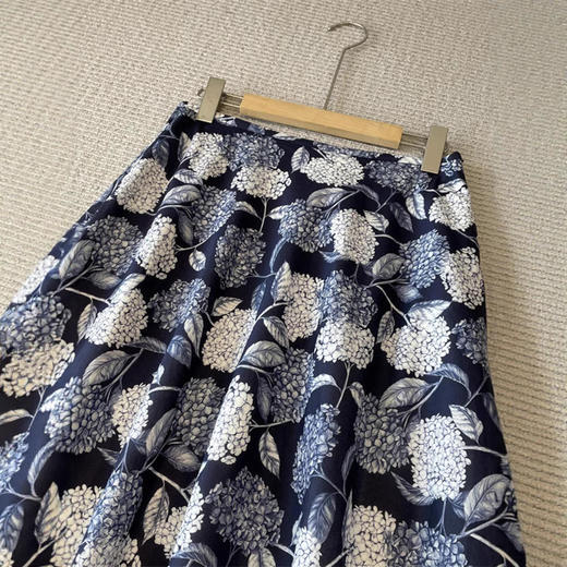 2025新款进口长绒棉45斜裁绣球印花斜裁半身裙女A字！ 商品图1