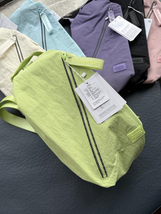 点此购买 lulu露露轻便斜跨包男女运动健身包 xj 321222 商品图5