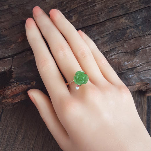 【天然正品】AU750玫瑰金镶钻镶无黑点苹果绿玫瑰花造型和田玉碧玉戒指16.5号（戒圈可改）女士现售价：1880！160525TJ05 商品图6