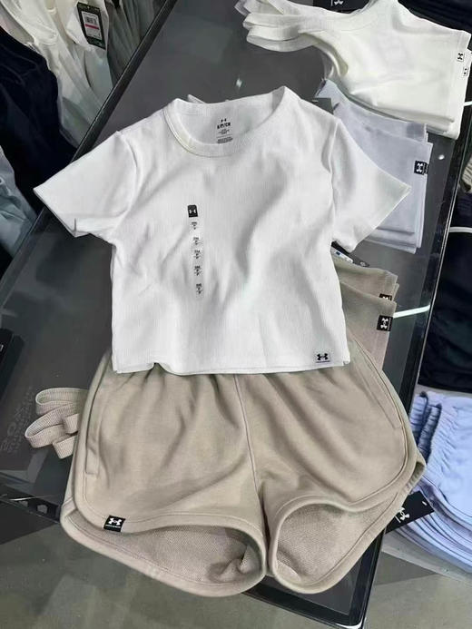 👩🏻女士💰450/套🇺🇸直邮‼️💢安德玛UA螺旋T恤短袖➕女士运动短裤套装⚠️ 商品图0