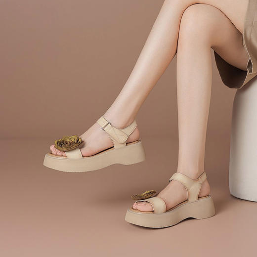 【牛皮】民族风花朵凉鞋女夏季新款复古轻便厚底休闲凉鞋-BB 商品图0