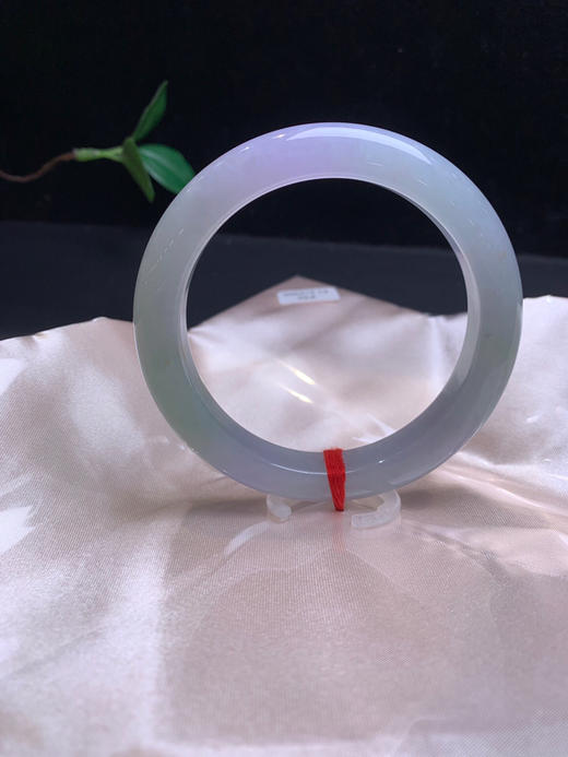 620219，59.8糯冰底春彩手镯、清新秀气有特色，润润的 商品图3