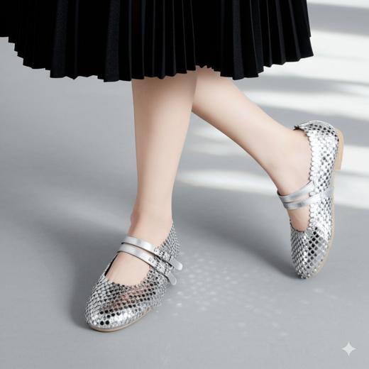 Westory2025年夏季冲孔镂空烫钻圆头平底单鞋空凉鞋W25AH58321 商品图6