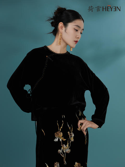 荷言GL 柔墨 真丝丝绒新中式上衣 商品图3