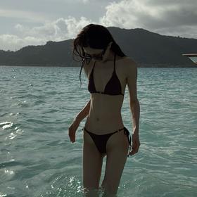 ROMI STUDIO 海边沙滩度假风三角系带比基尼上衣泳衣 RWCRNG2728