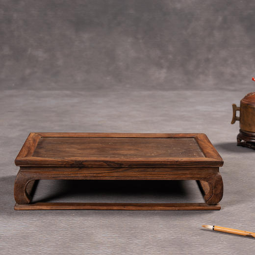 清早期	黄花梨束腰马蹄腿带托泥器座 商品图1