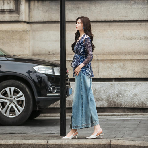 【林栖设计小店】（现货）【林栖推荐】2025年春夏新品蓝印花复古两件套真丝衫外套女N1953121 商品图3