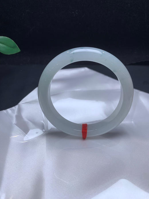 620220，58.8 糯冰飘花手镯，清清爽爽，干净秀气，飘清新蓝花 商品图1