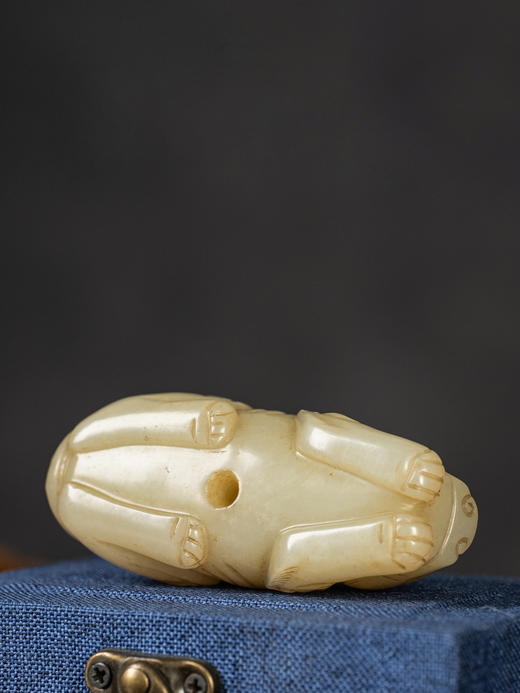 清	玉雕瑞兽挂饰 商品图4