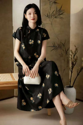  今年流行的新中式小黑裙，太优雅了