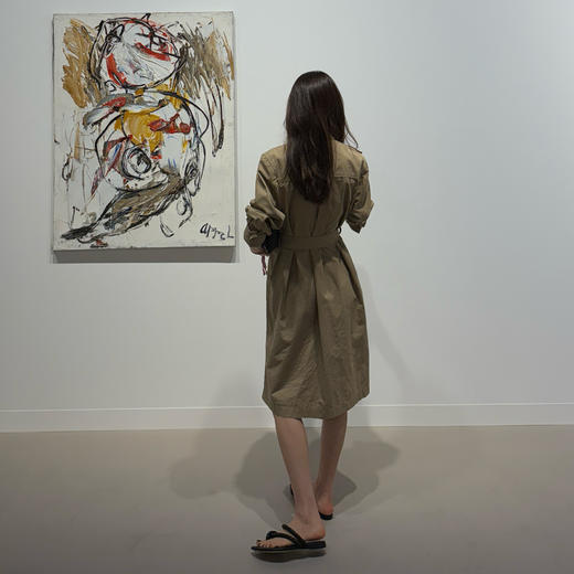 ROMI STUDIO“知识分子”立领不规则开扣风衣式连衣裙 RWCRLG2969 商品图2