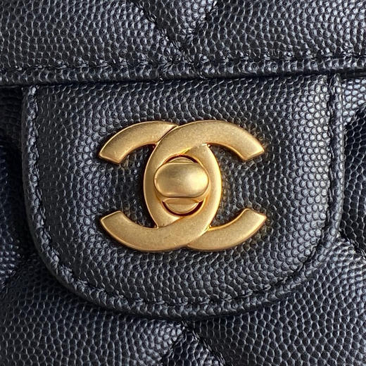 夏季特惠💰1150 小号 原单香奈儿24K  经典口盖包AS5165  满满复古风 颗粒小牛皮 商品图2