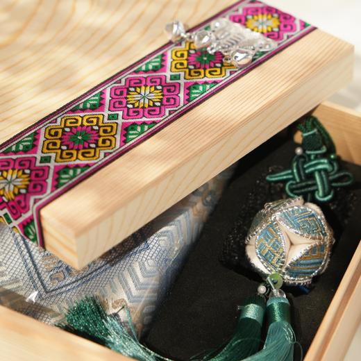 壮锦-文创礼盒围巾两件套 商品图1