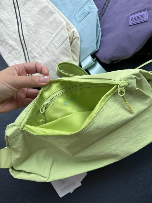 点此购买 lulu露露轻便斜跨包男女运动健身包 xj 321222 商品图11