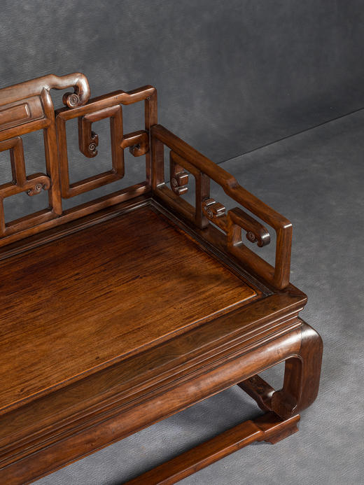 清	红木攒接拐子纹带托泥宝座 商品图2